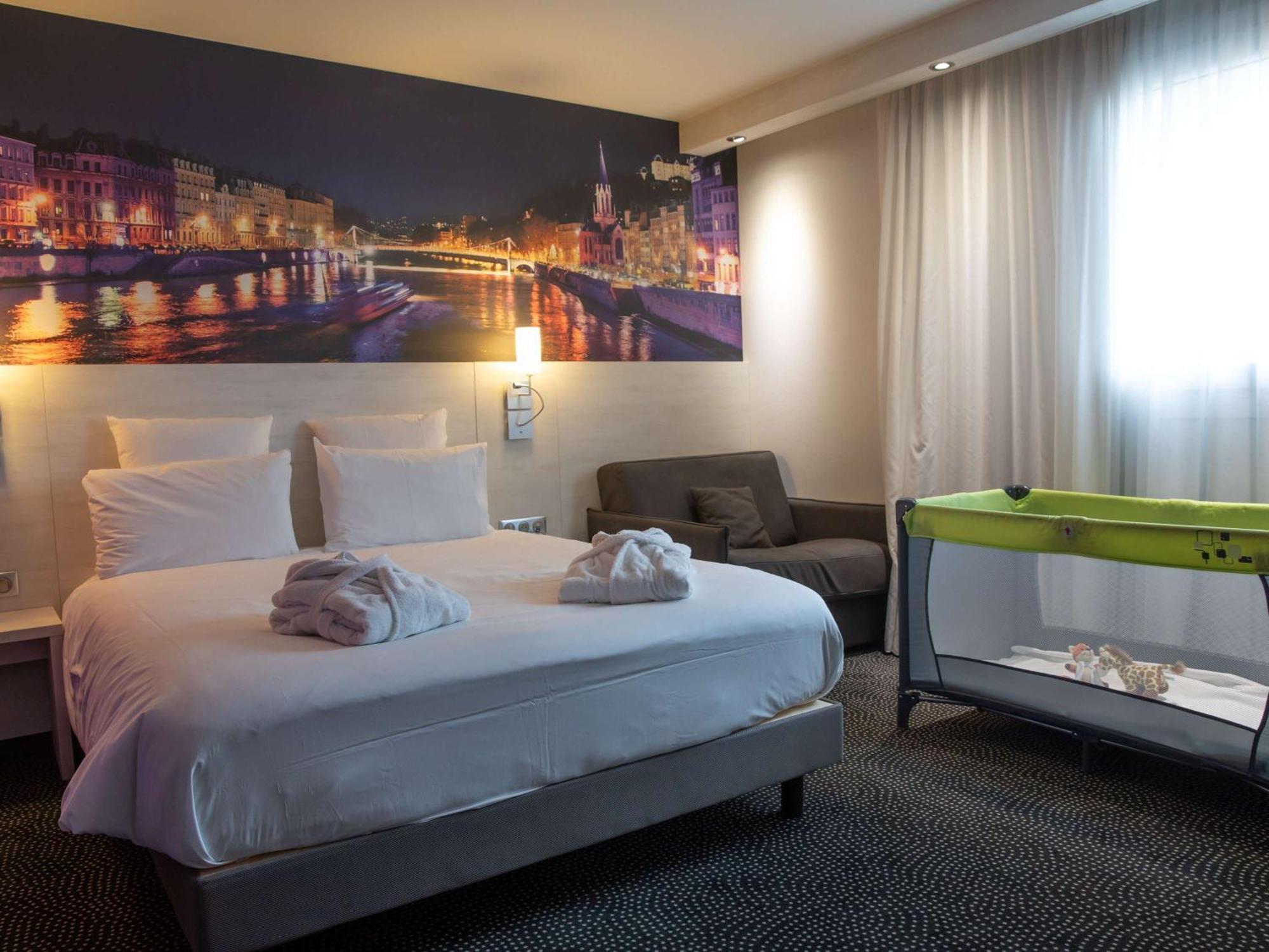 Hotel Mercure Lyon Centre Charpennes Villeurbanne Exteriör bild